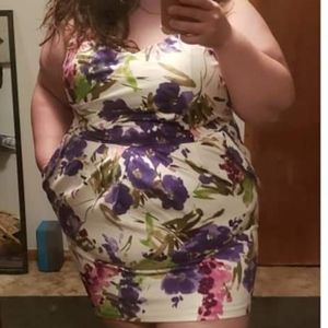 Sleeveless floral dress. 3x with POcKEts